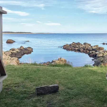 Сasa de vacaciones In With House Sea View